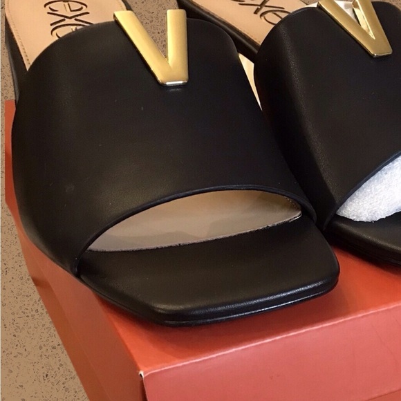 New in Box Exe Black Leather Women's Mules Sz 7.5 - Picture 2 of 8